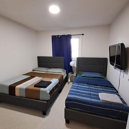 Square One Mississauga Suite- Attached Bathroom, Walking Transit & Plaza Esterno foto
